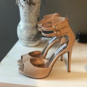 Steve Madden Peep-toe Heels